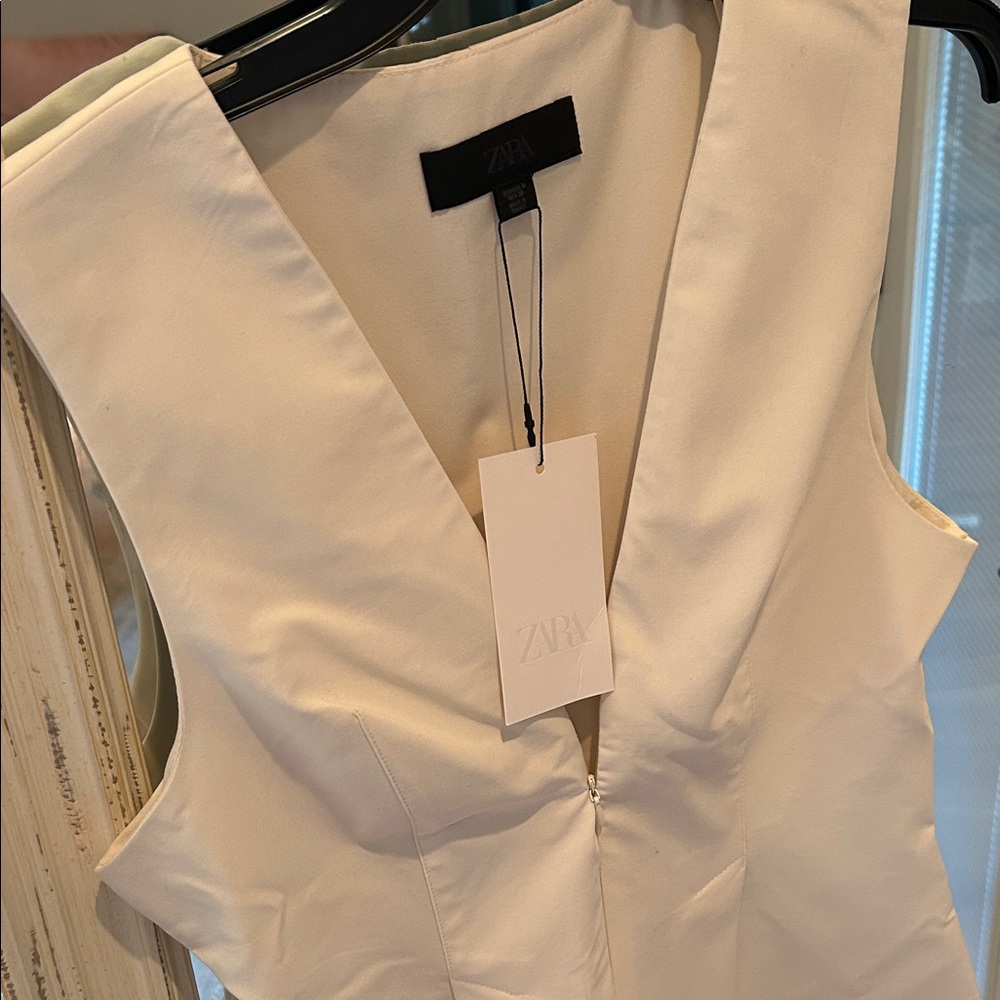 Zara Ivory V-Neck blouse